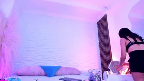 Snapshot of aylinlove_ chatting on June 2026 12:03:02 PM aylinlove_ online show from June 2026 12:03:02 PM