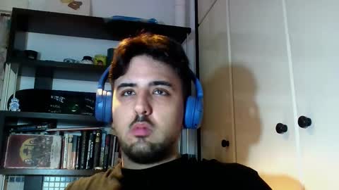 Snapshot of aymimadrdelbich0 chatting on February 2026 01:19:01 PM ApoloArt online show from February 2026 01:19:01 PM