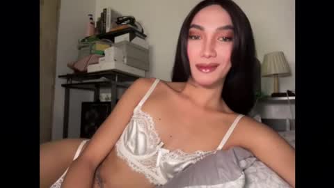 Snapshot of azalea_cum69 chatting on April 2026 04:15:01 AM azalea_cum69 online show from April 2026 04:15:01 AM