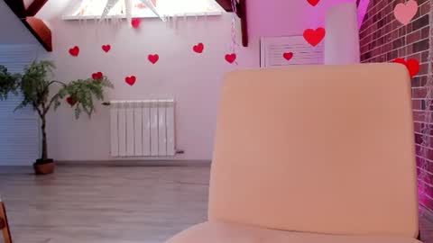 azaliaswallows online show from June 2026 02:37:02 PM