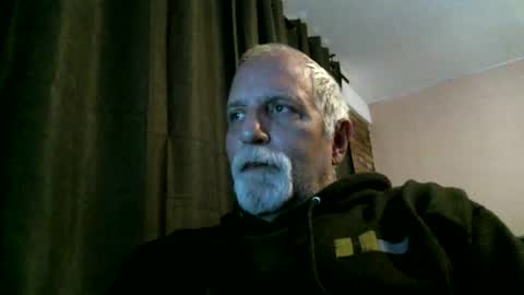 azjohnny online show from November 2025 07:13:02 PM