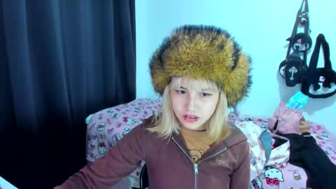 Azu Moure online show from November 2025 01:49:01 AM