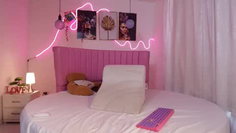 Snapshot of azul_horny chatting on May 2026 10:41:02 PM PRINCESS AZUL. online show from May 2026 10:41:02 PM