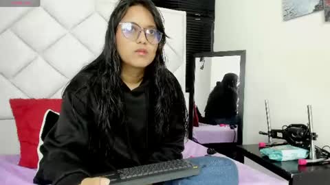 Snapshot of azul_moon chatting on August 2026 04:26:01 AM azul_moon online show from August 2026 04:26:01 AM