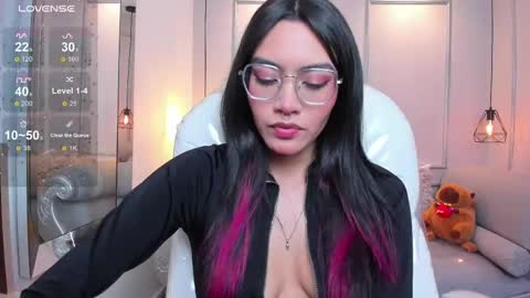 Azura online show from September 2025 07:13:01 PM