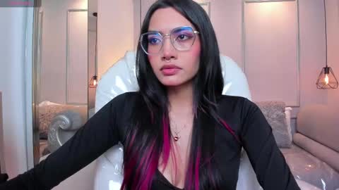 Azura online show from October 2025 07:22:02 PM