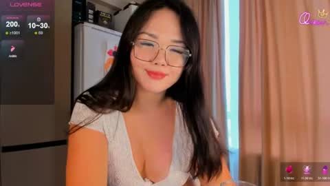 Snapshot of azure_moon chatting on June 2026 05:10:01 AM azure_moon online show from June 2026 05:10:01 AM