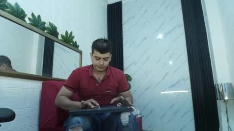 Snapshot of azzaret chatting on May 2026 04:18:01 AM A Z Z A R E T online show from May 2026 04:18:01 AM