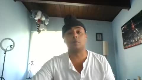 Bourbon online show from October 2025 05:24:02 PM
