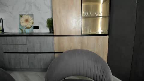 Monica online show from November 2025 02:01:01 AM