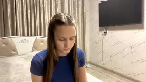 Anny Simpson online show from October 2025 12:03:02 PM