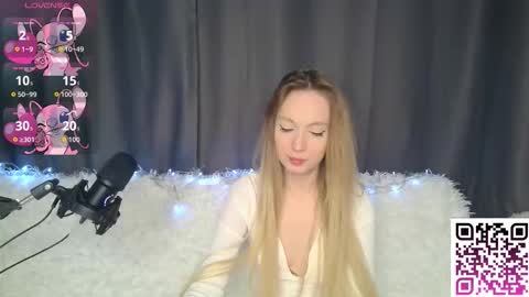 Foxy online show from September 2025 08:08:02 PM