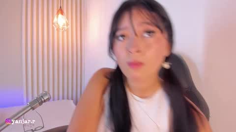 Snapshot of babe_katty chatting on November 2025 01:21:02 PM Katty online show from November 2025 01:21:02 PM