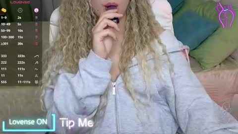 Debora online show from February 2025 09:35:02 PM