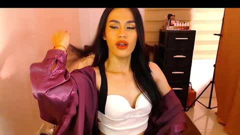 Nathalia online show from October 2025 07:02:01 PM