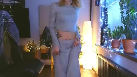 Snapshot of baby_gopn1k chatting on December 2024 06:27:02 PM baby gopn1k online show from December 2024 06:27:02 PM