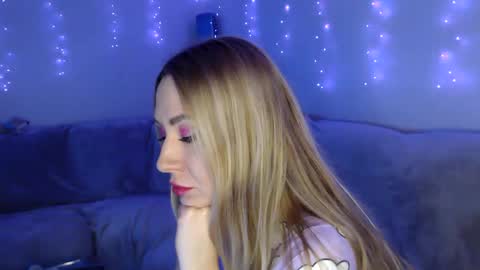 Snapshot of baby_hottye chatting on February 2025 09:25:02 PM Diva x online show from February 2025 09:25:02 PM