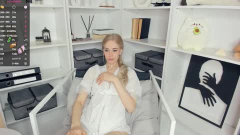 Emily online show from February 2025 06:11:02 AM