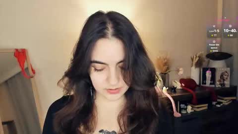 Emily online show from November 2025 07:10:02 AM