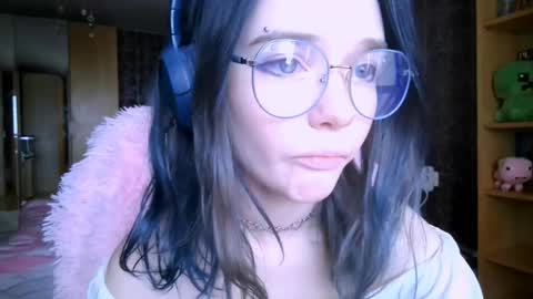Snapshot of baby_onface chatting on April 2026 08:45:01 AM Alice online show from April 2026 08:45:01 AM