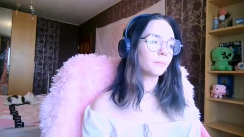 Snapshot of baby_onface chatting on April 2026 08:52:02 AM Alice online show from April 2026 08:52:02 AM