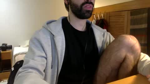 Snapshot of babyhardy chatting on December 2024 11:49:01 PM Tom A.    online show from December 2024 11:49:01 PM