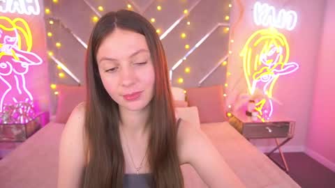 Lady Vi online show from May 2026 12:46:01 PM