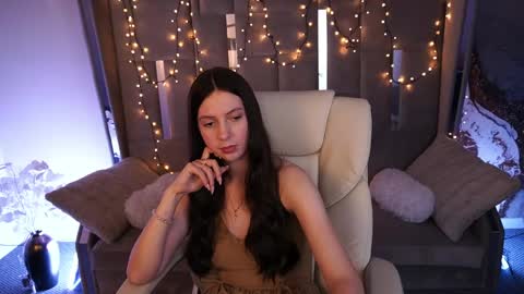 Snapshot of babylumii chatting on June 2026 01:46:01 PM Lady Vi online show from June 2026 01:46:01 PM