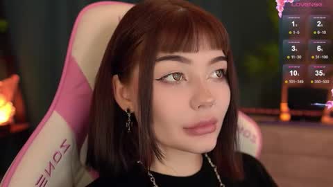 Snapshot of babyroxynill chatting on November 2025 09:25:01 PM Nika online show from November 2025 09:25:01 PM