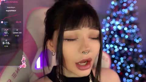 Snapshot of babyroxynill chatting on December 2025 04:11:01 PM Nika online show from December 2025 04:11:01 PM