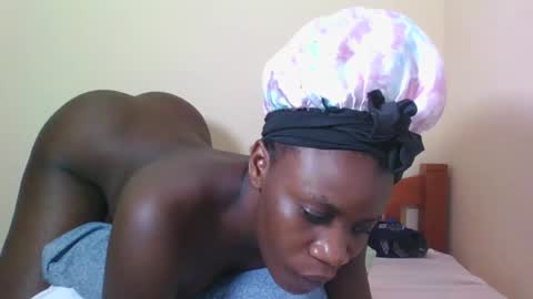 Snapshot of babyrozillah chatting on November 2025 08:08:01 PM PRISCILLAH online show from November 2025 08:08:01 PM