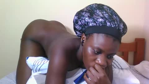 Snapshot of babyrozillah chatting on November 2025 11:29:01 PM PRISCILLAH online show from November 2025 11:29:01 PM