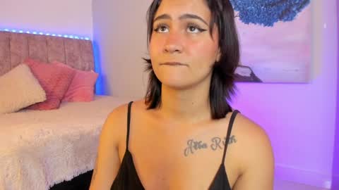 daya independent model online show from April 2026 02:27:02 AM