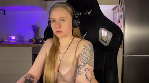 Snapshot of babyytonight chatting on October 2025 03:35:01 AM NEXT STREAM  1AM GMT3  Alice    online show from October 2025 03:35:01 AM