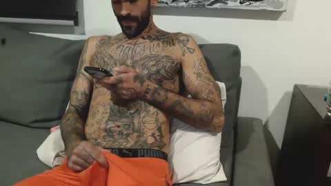 BadCouple  online show from October 2025 12:38:01 AM