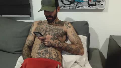 BadCouple  online show from October 2025 11:44:02 PM