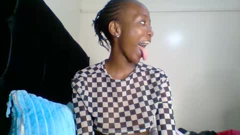 baddie_bunnie online show from November 2025 02:36:01 AM