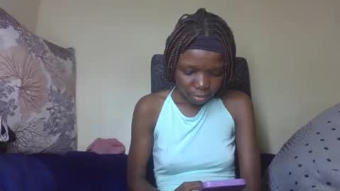 Snapshot of baddie_floxxy chatting on April 2026 06:05:01 PM baddie_floxxy online show from April 2026 06:05:01 PM