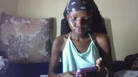 Snapshot of baddie_floxxy chatting on April 2026 08:10:01 AM baddie_floxxy online show from April 2026 08:10:01 AM