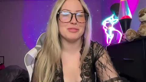 baddiejess618433 online show from January 2025 04:20:01 AM
