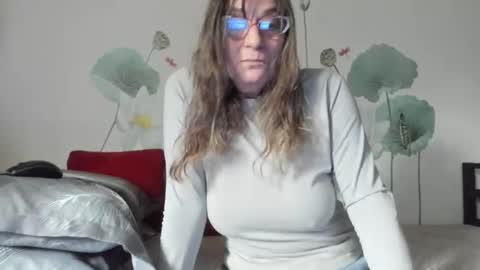 Gina online show from December 2025 01:39:02 PM