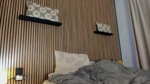 Name online show from November 2025 03:05:02 PM