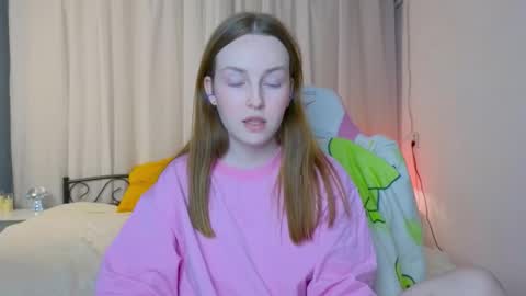 Snapshot of bae_cake__ chatting on September 2025 08:14:01 PM Alice online show from September 2025 08:14:01 PM