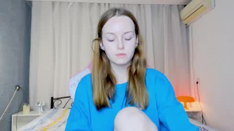 Snapshot of bae_cake__ chatting on October 2025 10:47:01 AM Alice online show from October 2025 10:47:01 AM