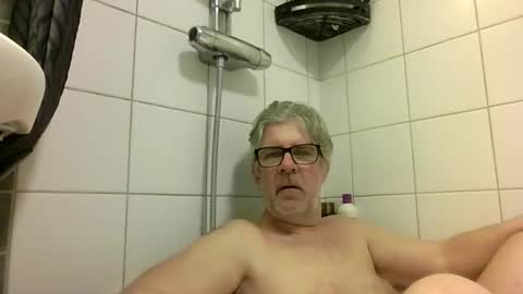 baggelina75 online show from April 2026 07:04:01 PM