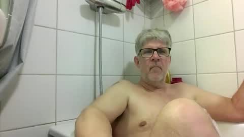 Snapshot of baggelina75 chatting on May 2026 07:09:01 PM baggelina75 online show from May 2026 07:09:01 PM