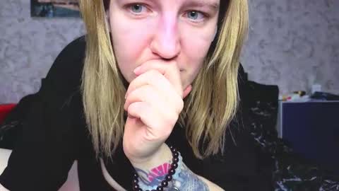 holly online show from November 2025 04:07:02 PM