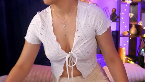 Snapshot of bailey_evans chatting on September 2025 01:18:02 AM Bailey online show from September 2025 01:18:02 AM