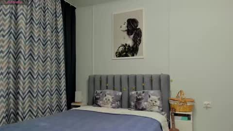 Kira online show from March 2025 01:12:01 AM