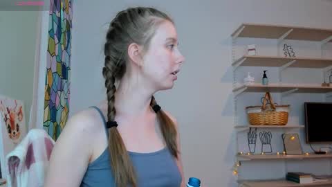 Kira online show from October 2025 12:10:02 AM